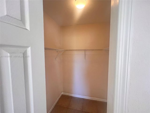 12290 NE 11th Ct 203, North Miami, FL 33161