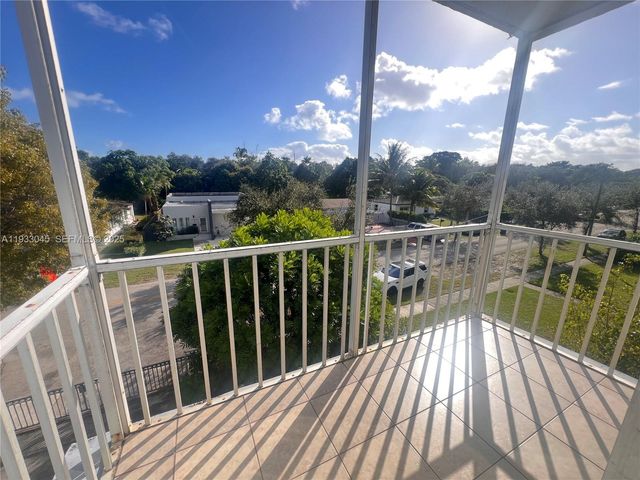 12290 NE 11th Ct 203, North Miami, FL 33161
