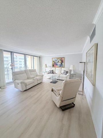 1180 S Ocean Boulevard 16 D, Boca Raton, FL 33432