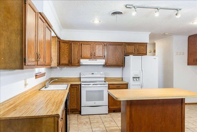 2337 NW 41st Street, Lawton, OK 73505