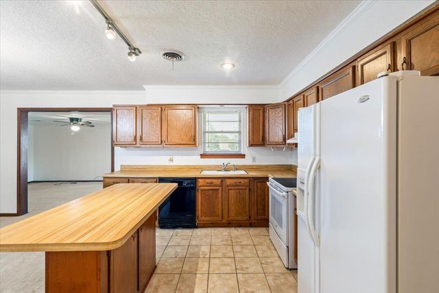 2337 NW 41st Street, Lawton, OK 73505