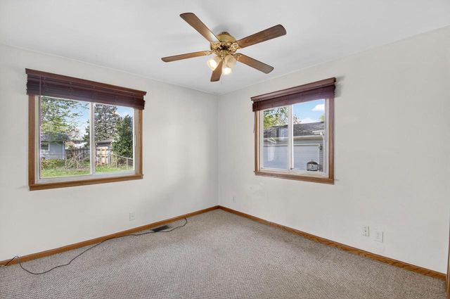 8552 20th AVENUE, Kenosha, WI 53143