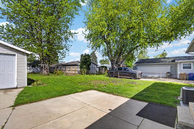 8552 20th AVENUE, Kenosha, WI 53143