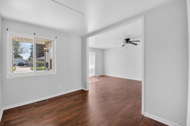 8552 20th AVENUE, Kenosha, WI 53143