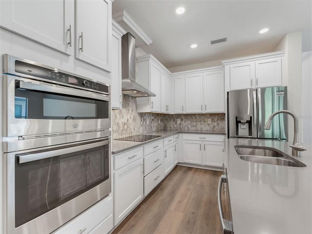 11515 WEAVER HOLLOW ROAD, New Port Richey, FL 34654