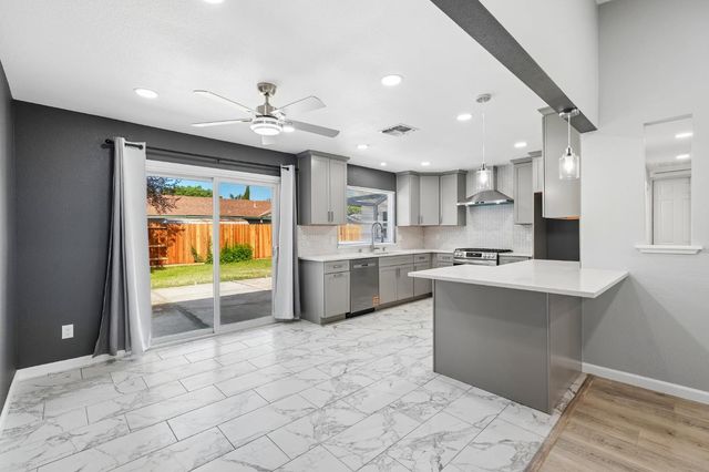 1 Spike Ct, Sacramento, CA 95823