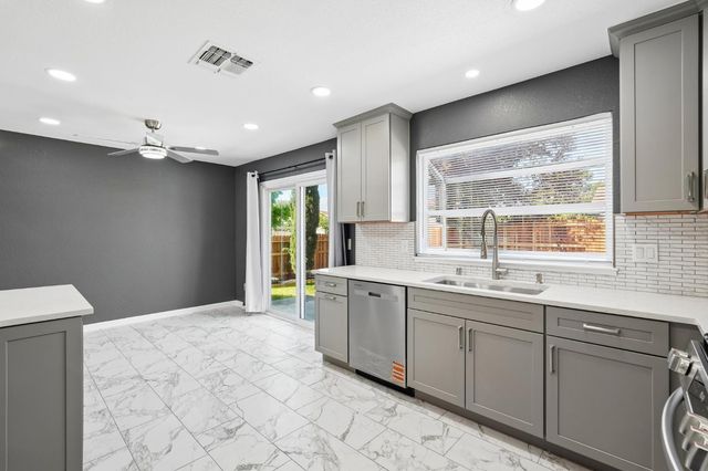 1 Spike Ct, Sacramento, CA 95823