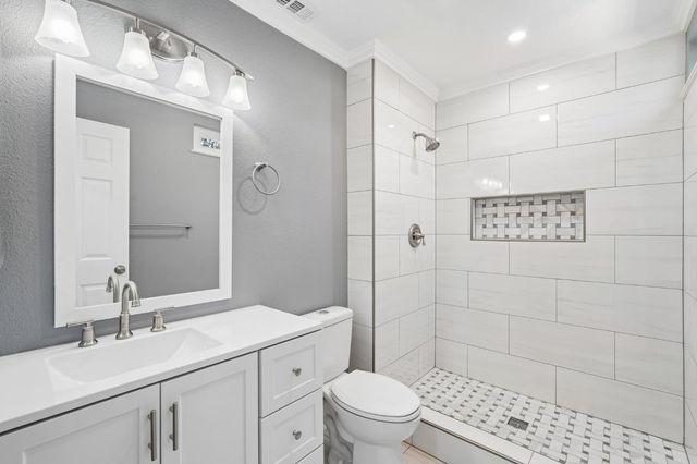 1 Spike Ct, Sacramento, CA 95823