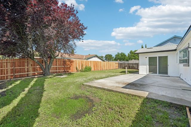 1 Spike Ct, Sacramento, CA 95823