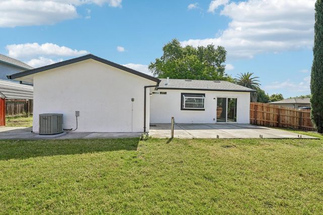 1 Spike Ct, Sacramento, CA 95823