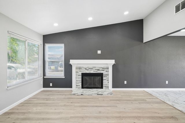 1 Spike Ct, Sacramento, CA 95823