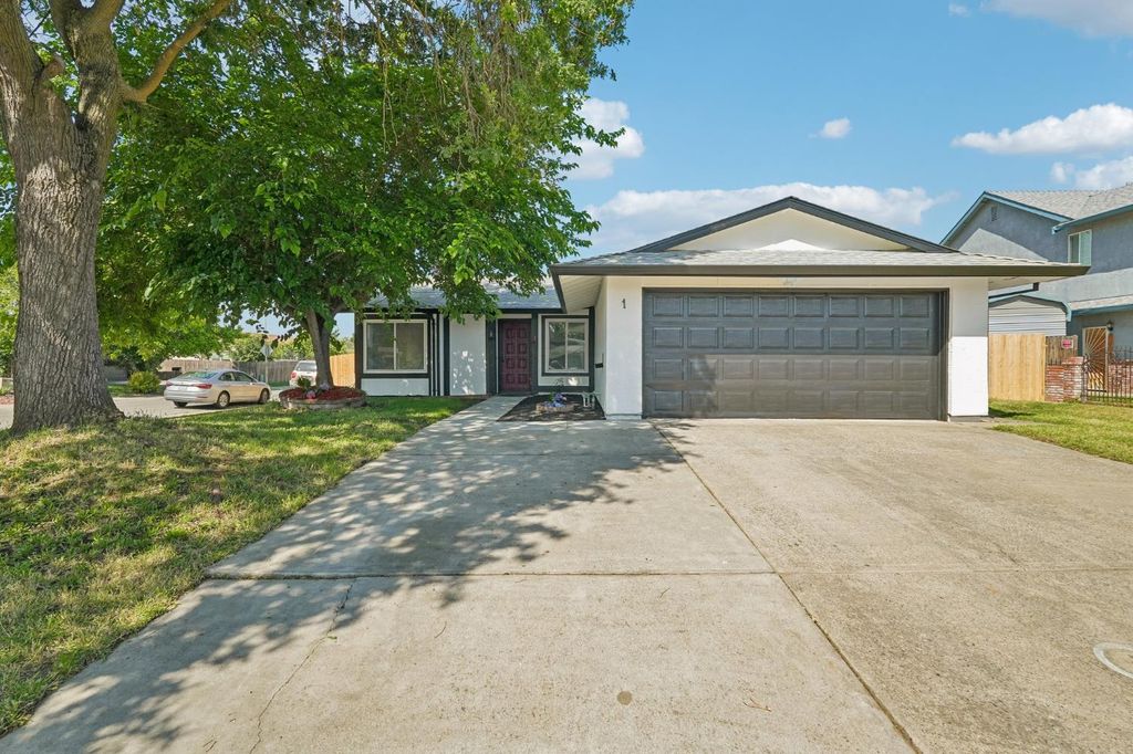 1 Spike Ct, Sacramento, CA 95823