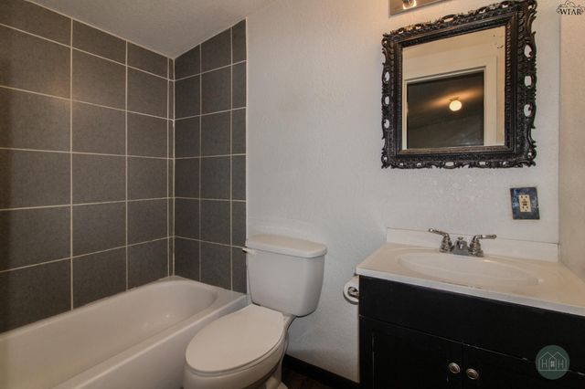 2719 PINE STREET, Vernon, TX 76384