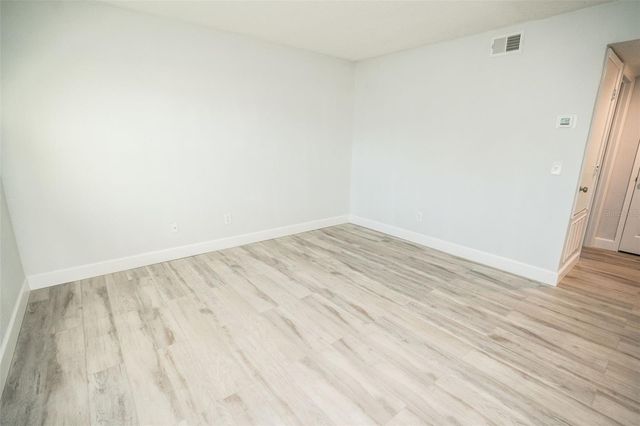 11314 N 52ND STREET B17, Tampa, FL 33617