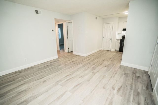 11314 N 52ND STREET B17, Tampa, FL 33617