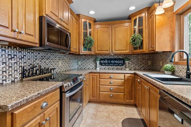 N5328 COLLIER ROAD, New London, WI 54961