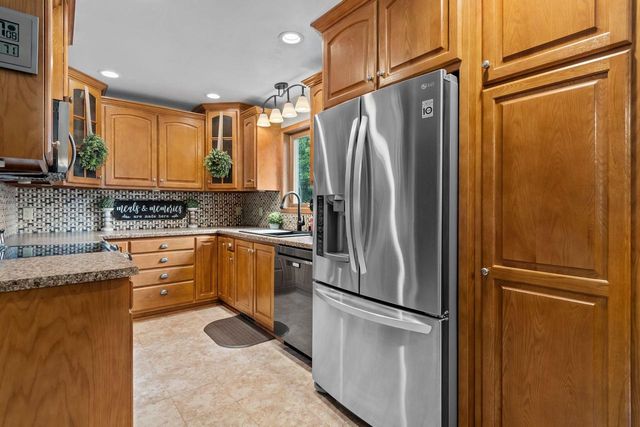 N5328 COLLIER ROAD, New London, WI 54961