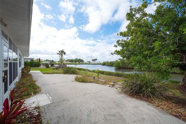 3810 JOYCE DRIVE, Bradenton, FL 34208