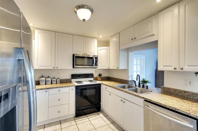 3810 JOYCE DRIVE, Bradenton, FL 34208
