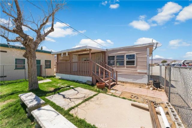 2121 Nadeau C-1, Mojave, CA 93501