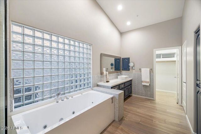 10075 E CORRINE Drive, Scottsdale, AZ 85260
