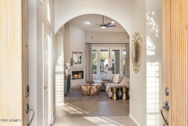 10075 E CORRINE Drive, Scottsdale, AZ 85260