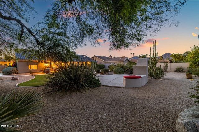 10075 E CORRINE Drive, Scottsdale, AZ 85260