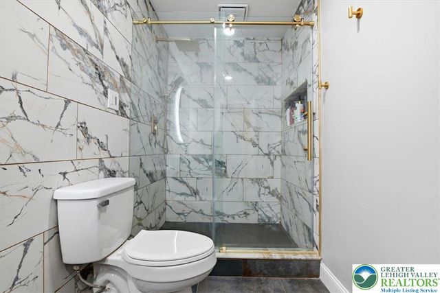 5429 Curtis Drive, North Whitehall Twp, PA 18078