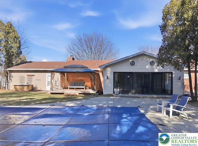 5429 Curtis Drive, North Whitehall Twp, PA 18078