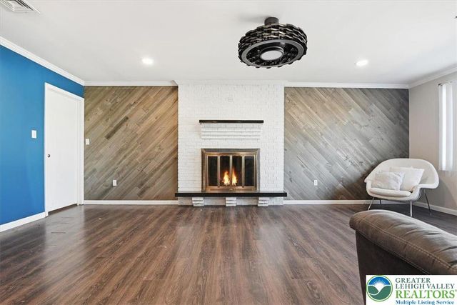 5429 Curtis Drive, North Whitehall Twp, PA 18078