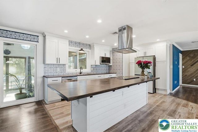 5429 Curtis Drive, North Whitehall Twp, PA 18078