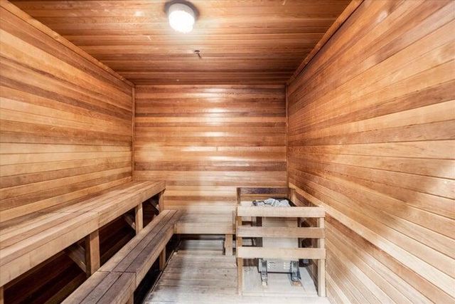 2650 Lake Shore Drive 1004, Riviera Beach, FL 33404