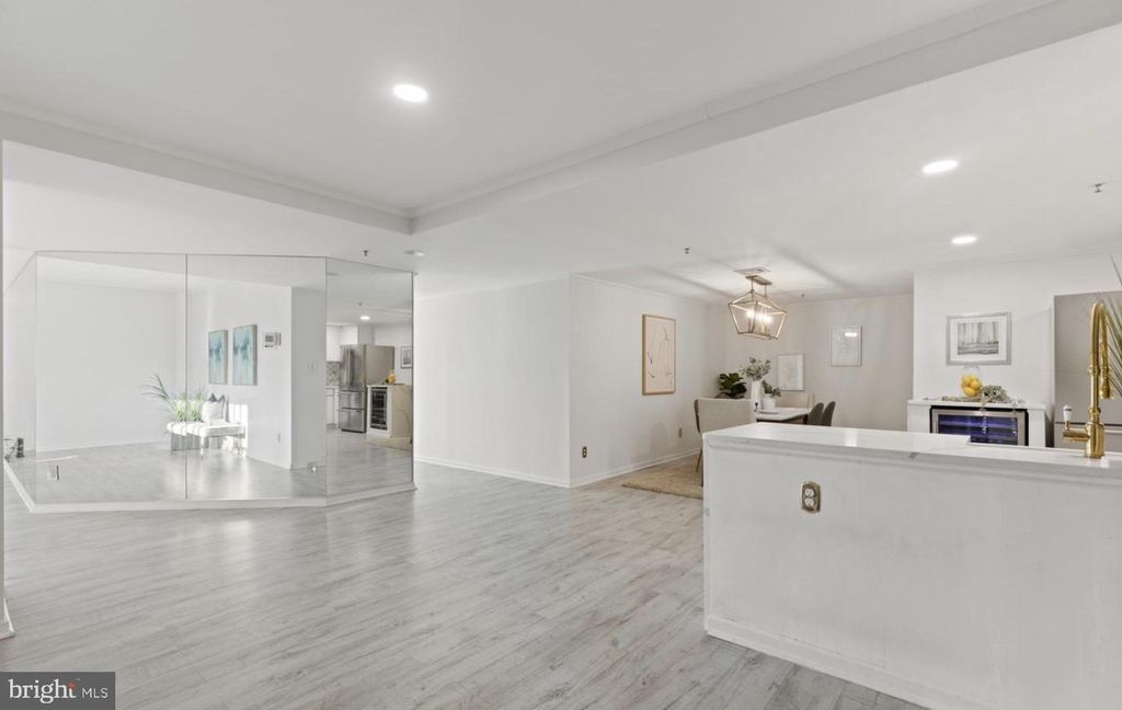 250 PRESIDENT ST #600, Baltimore, MD 21202