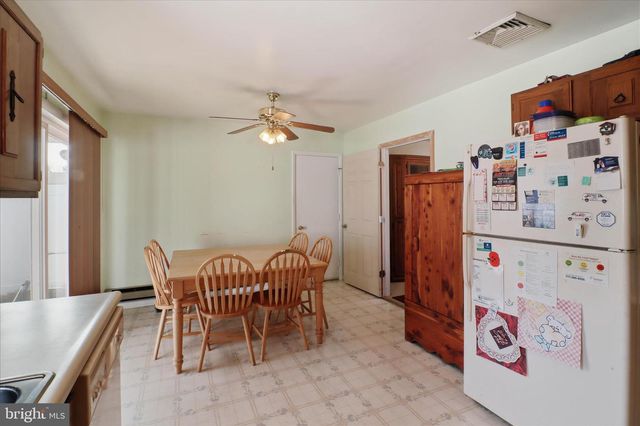 497 CROSSWINDS DR, Lititz, PA 17543