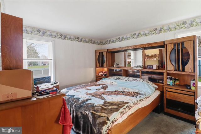 497 CROSSWINDS DR, Lititz, PA 17543