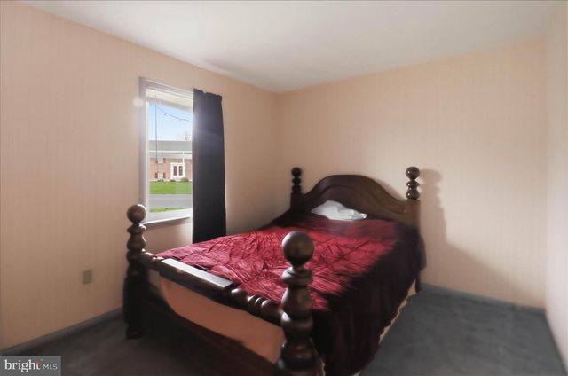497 CROSSWINDS DR, Lititz, PA 17543