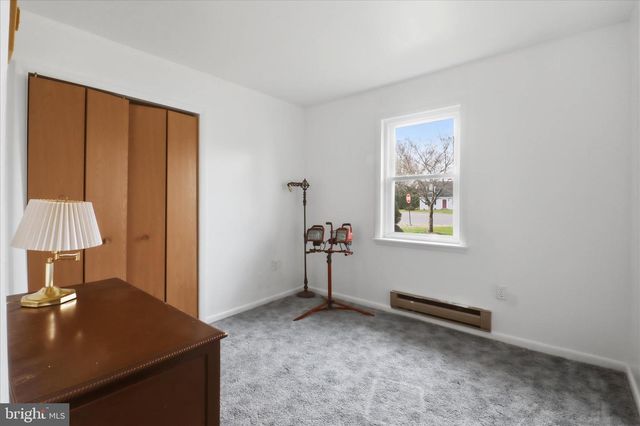 497 CROSSWINDS DR, Lititz, PA 17543