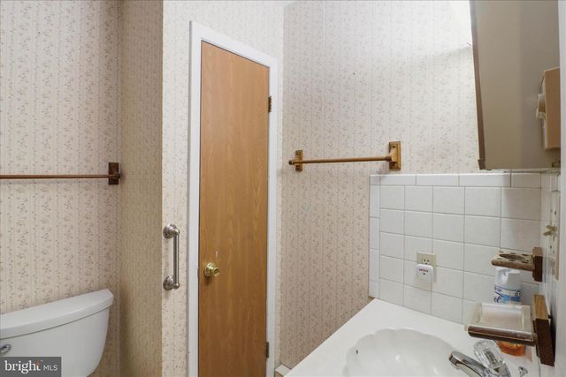 497 CROSSWINDS DR, Lititz, PA 17543