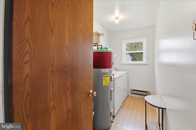 497 CROSSWINDS DR, Lititz, PA 17543