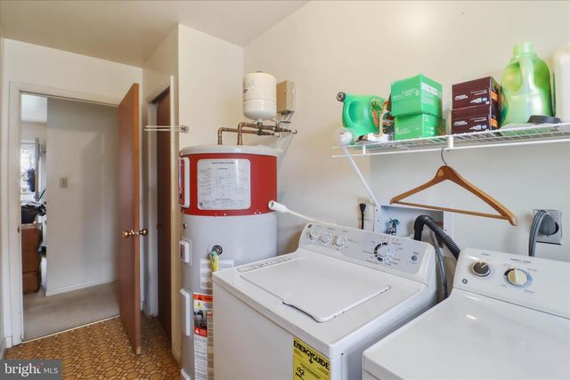 497 CROSSWINDS DR, Lititz, PA 17543