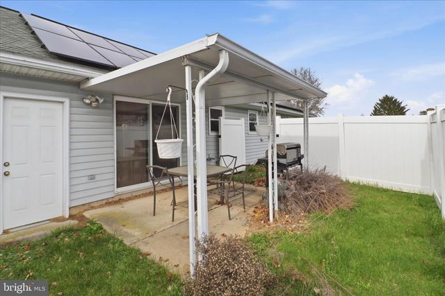 497 CROSSWINDS DR, Lititz, PA 17543
