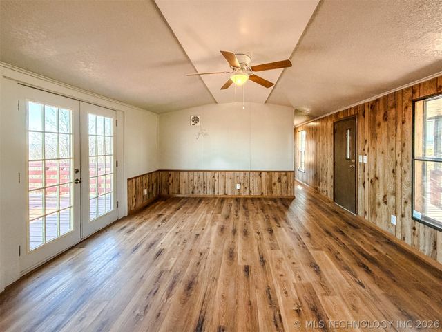 18029 W Sugar Hollow Road, Park Hill, OK 74451