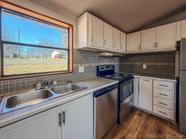 18029 W Sugar Hollow Road, Park Hill, OK 74451