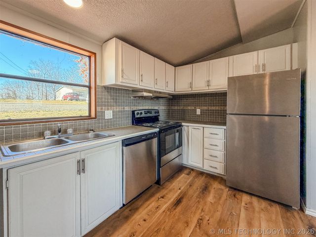 18029 W Sugar Hollow Road, Park Hill, OK 74451