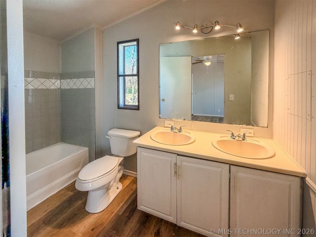 18029 W Sugar Hollow Road, Park Hill, OK 74451