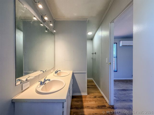 18029 W Sugar Hollow Road, Park Hill, OK 74451