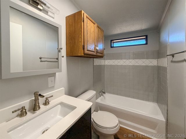 18029 W Sugar Hollow Road, Park Hill, OK 74451