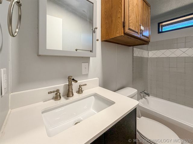 18029 W Sugar Hollow Road, Park Hill, OK 74451