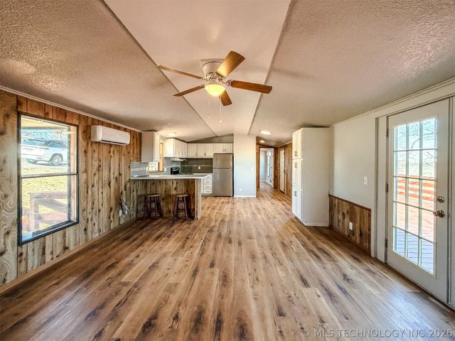 18029 W Sugar Hollow Road, Park Hill, OK 74451