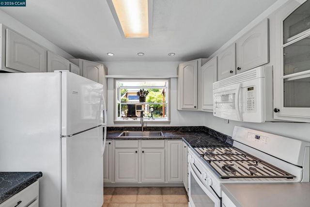 17380 Via San Ardo, San Lorenzo, CA 94580